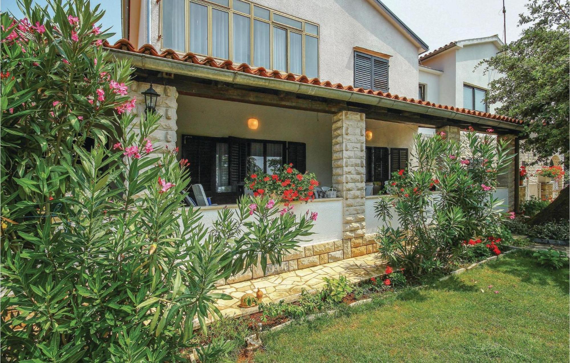 Beautiful Apartment In Porec With Wifi Kültér fotó